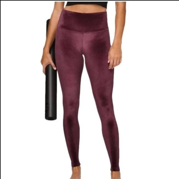 lululemon athletica Pants - Lululemon Wunder Lounge Purple Velvet High Rise Tight 28" Leggings